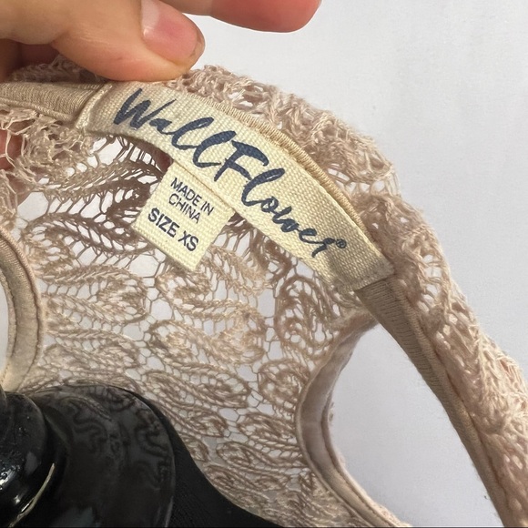 Wallflower Cardigan Women Sz XS Vest Sleeveless Lace Crochet Fringe Festival - Picture 4 of 4